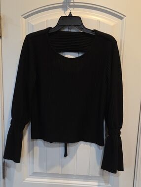 House of Sunny Black Ribbed Bell-Sleeve Open Back Lightweight Sweater UK6